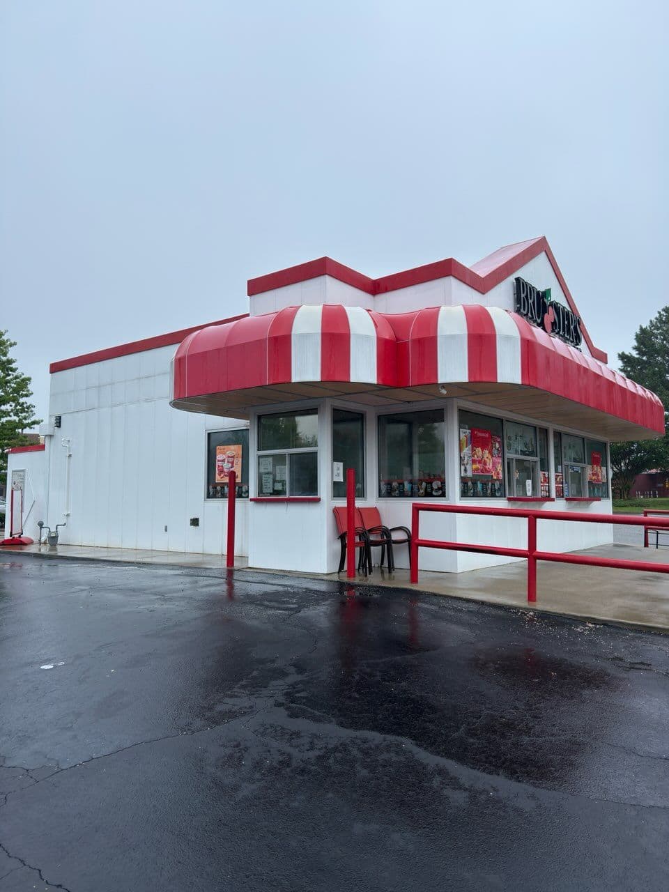 Gallery photos for Big M Power Washing Puts the Shine on Bruster's: Image #2